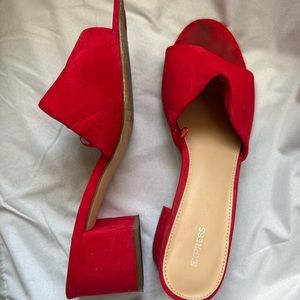 Express short heels in red